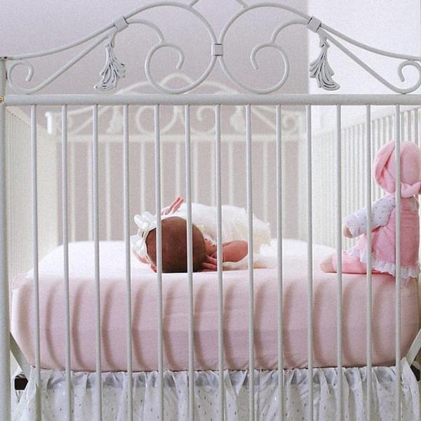 Casablanca Crib Distressed White