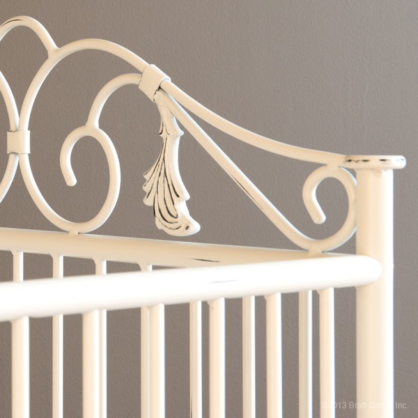 Casablanca Crib Distressed White