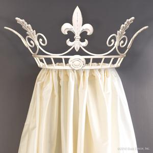 heirloom wall crown distressed white